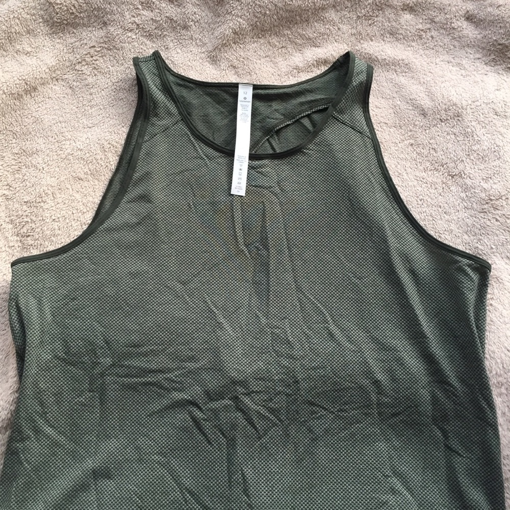 LULULEMON key hole tank